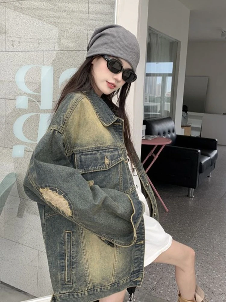 

2025 женская американская винтажная джинсовая куртка свободного покроя с потертыми отверстиями в стиле хип-хоп, универсальная повседневная весенне-осенняя верхняя одежда