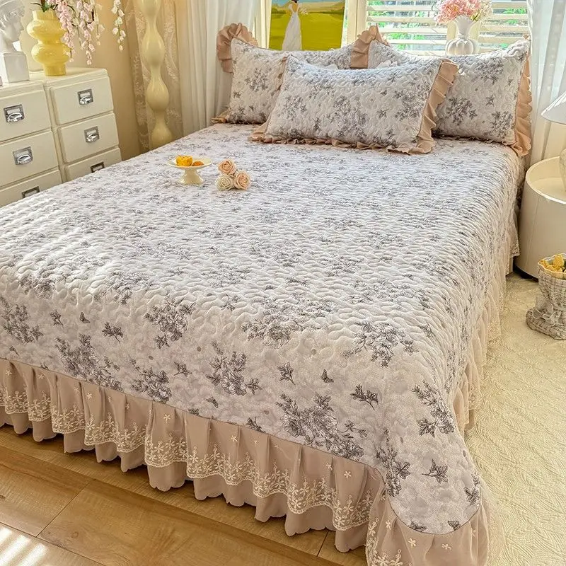

3Pcs Rural Pure Cotton Floral Lace Ruffles Quilted Bedspread Bed Cover Mattress Topper Coverlet Bed Sheet Quilt with Pillowcases