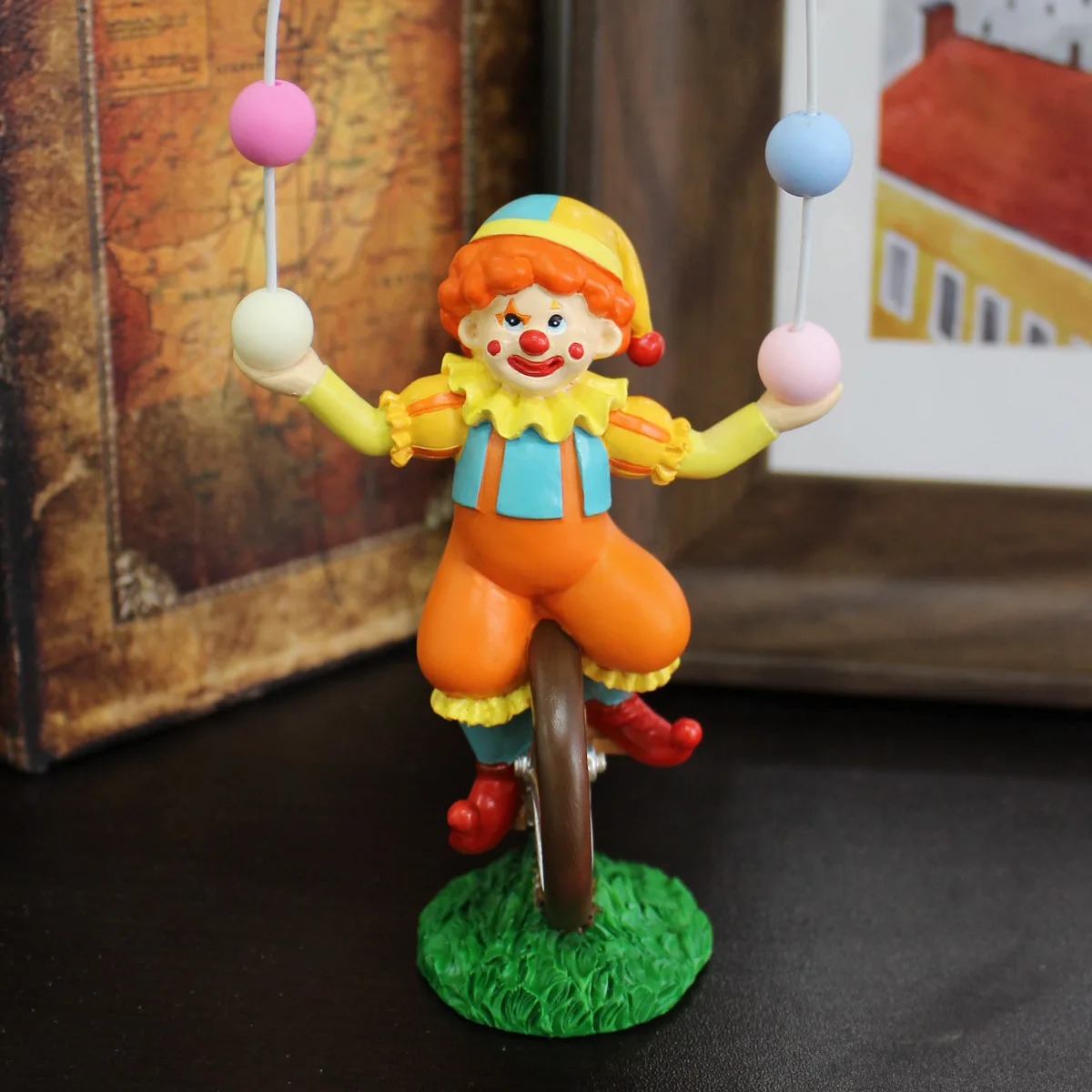 New Clown Juggling Ball Sculpture Decor for Home Desk Bar Kindergarten