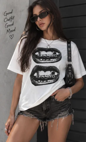 Y2K Grills Mouth Graphic T Shirt Women Oversized White Short Sleeve Tee Retro Hip Hop Streetwear Punk Lips Print Casual Tops