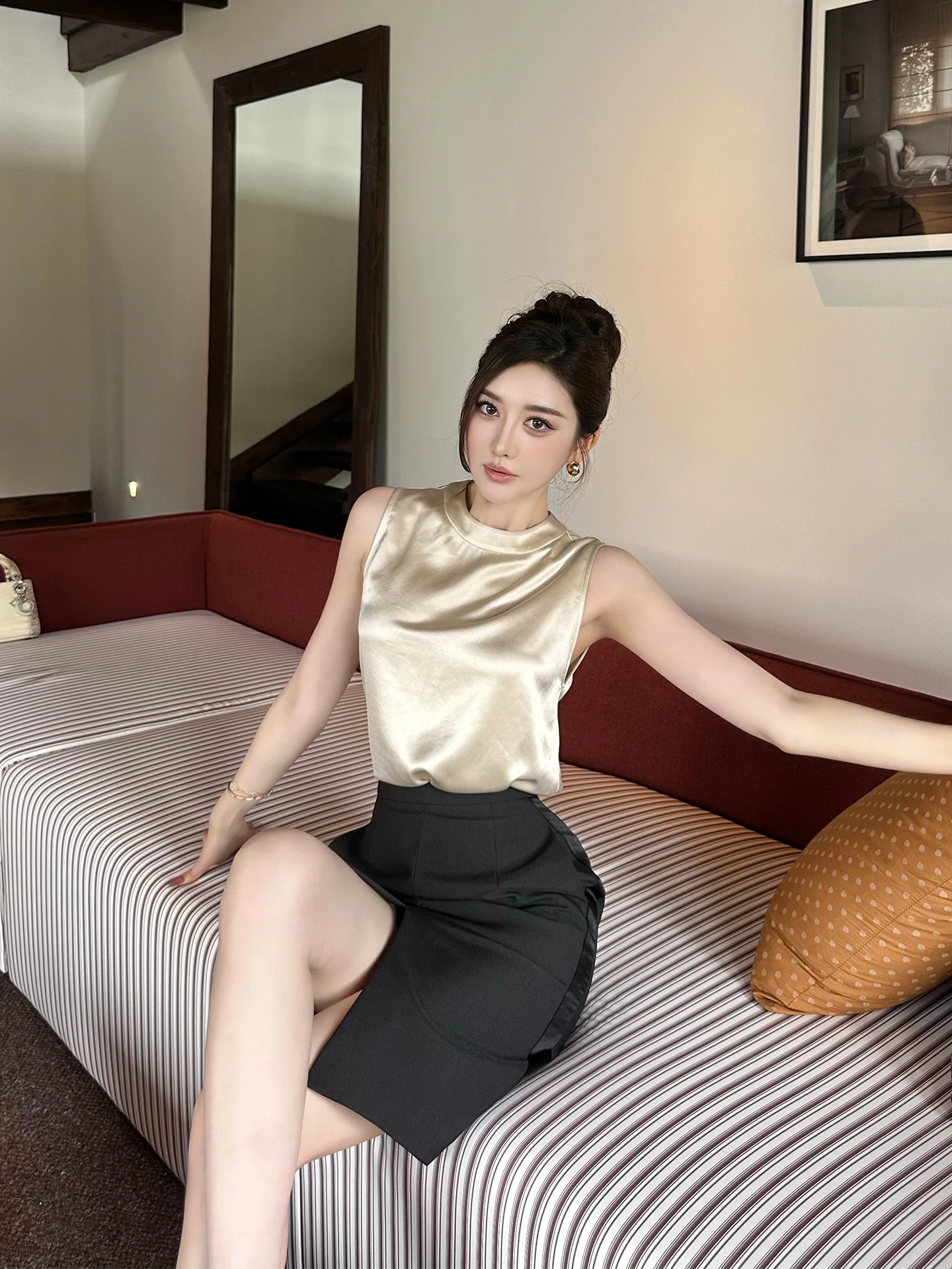 

Женский жилет из ацетатного атласа, свободный крой, круглый вырез, универсальный повседневный летний топ, модная женская одежда