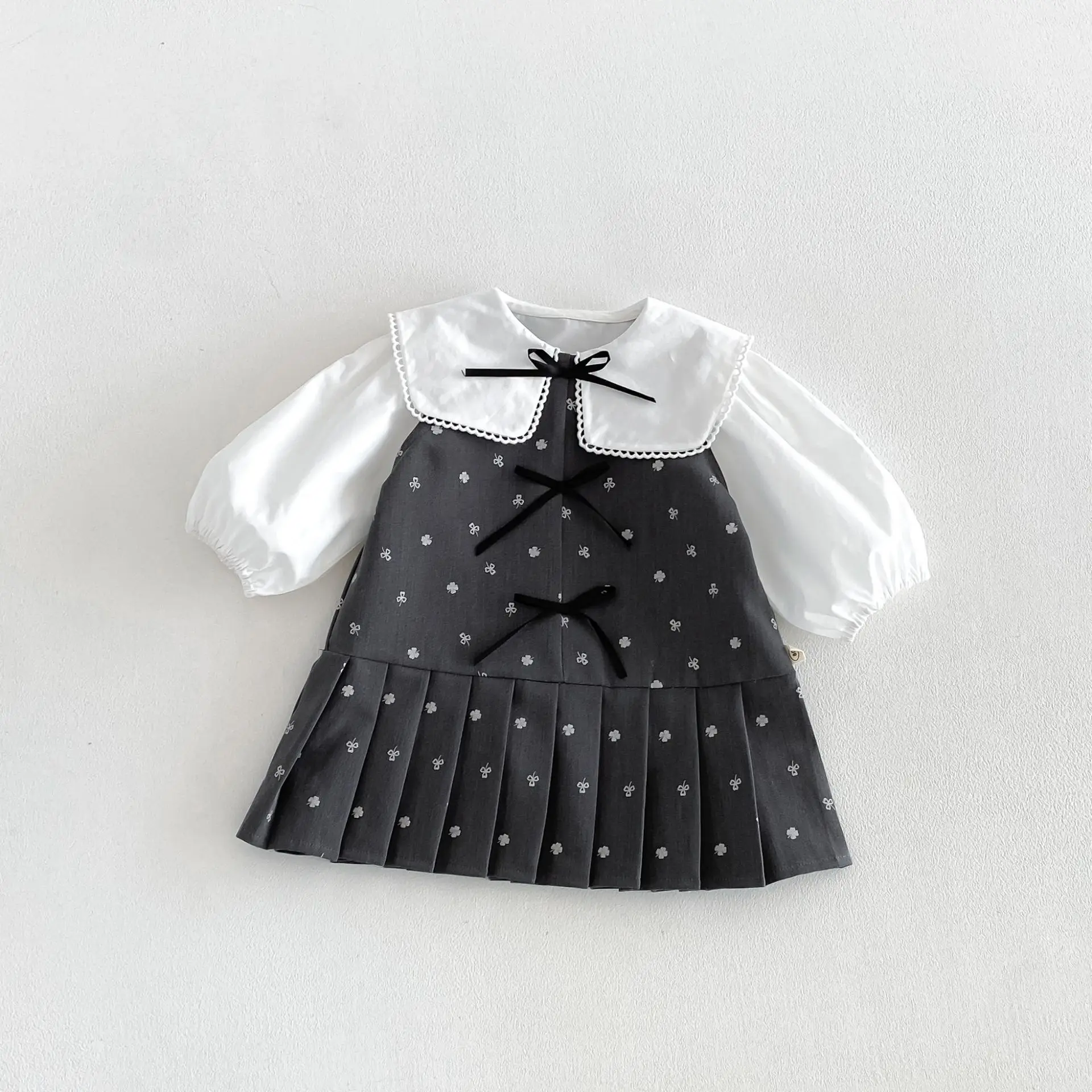 Girl's Design Shirt 2026 New Autumn Baby Korean Version Big Neck Solid Color Shirt Children's Fashion Autumn Outfit