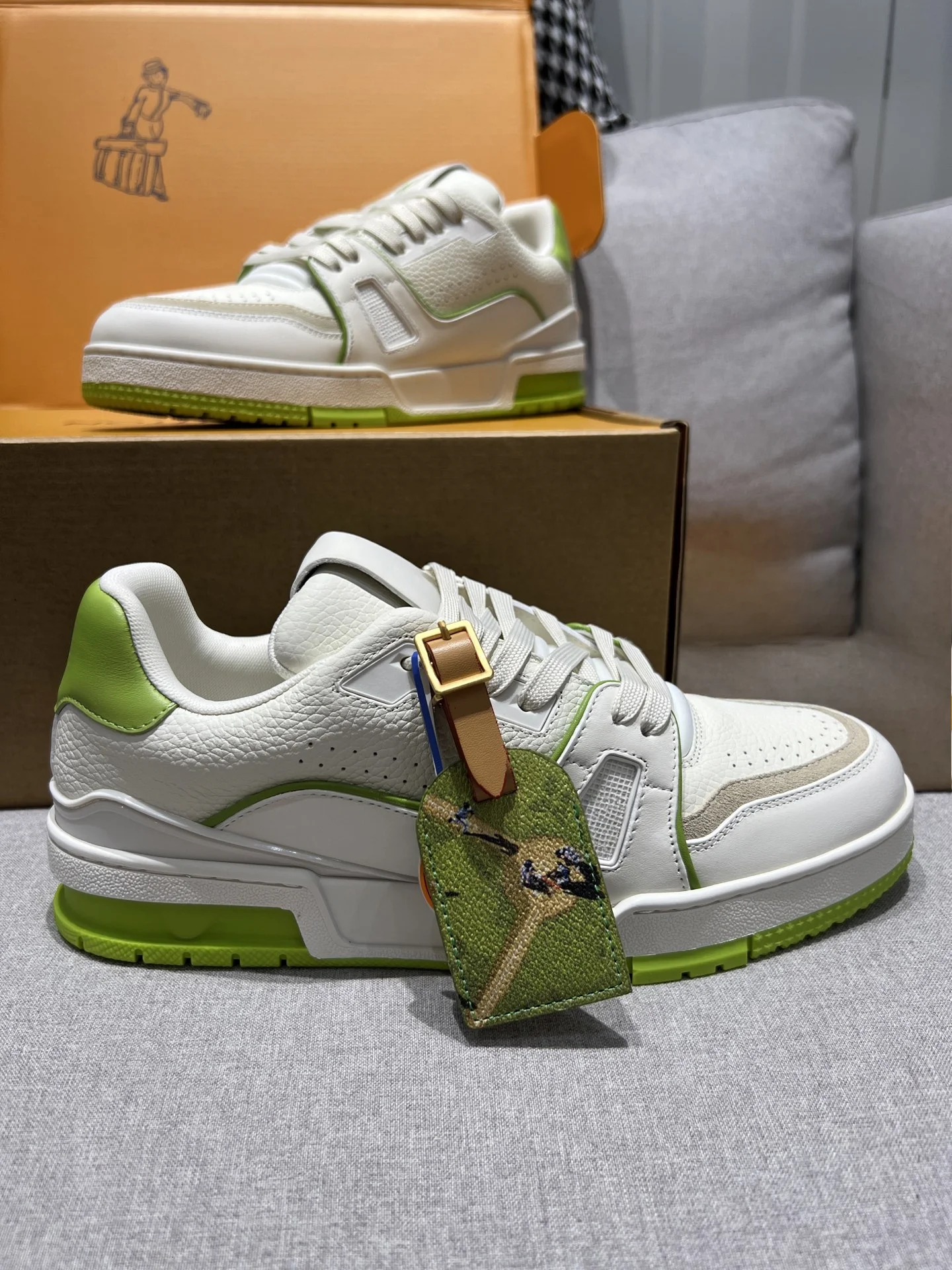 Lightweight No Heavy Press Unisex Casual Skate Board Shoes Low Top Lace Up Board Sneakers Canvas Upper Flexible Non Slip Outsole Anti Collision Toe Cap Sweat Resistant Lining Thickened Soft Insole Men Women Urban Street Daily Commute Travel Footwear
