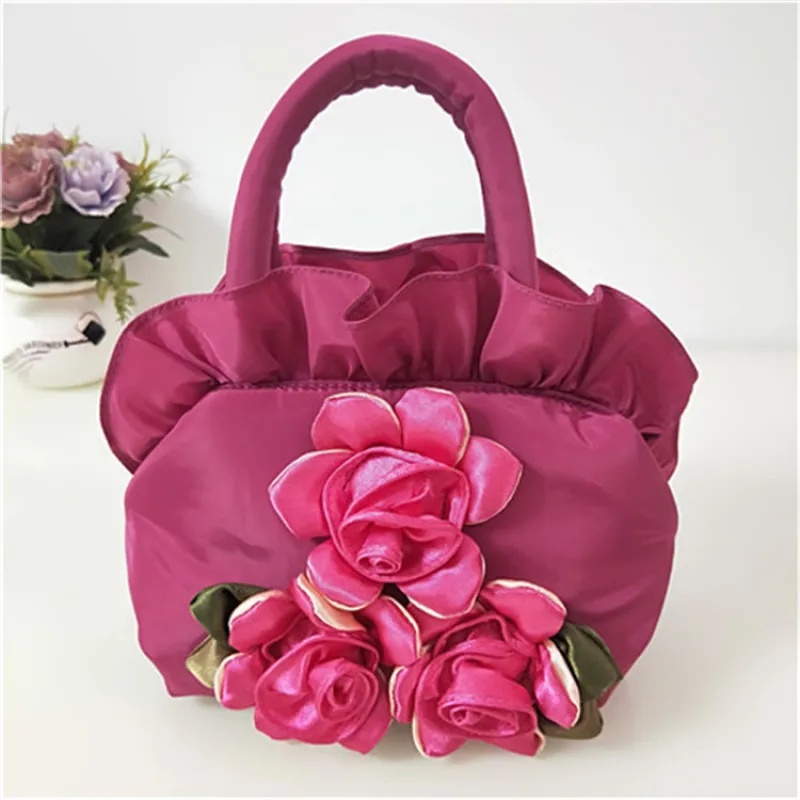 Borsa per il trucco della borsa ricamata a fiori in tre pezzi da donna