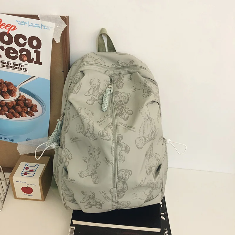 

Детский рюкзак для мальчика. Простой универсальный милый рюкзак. Простая модная студенческая школьная сумка. Дизайнерские сумки. Классная сумка для девочки. Рюкзак.