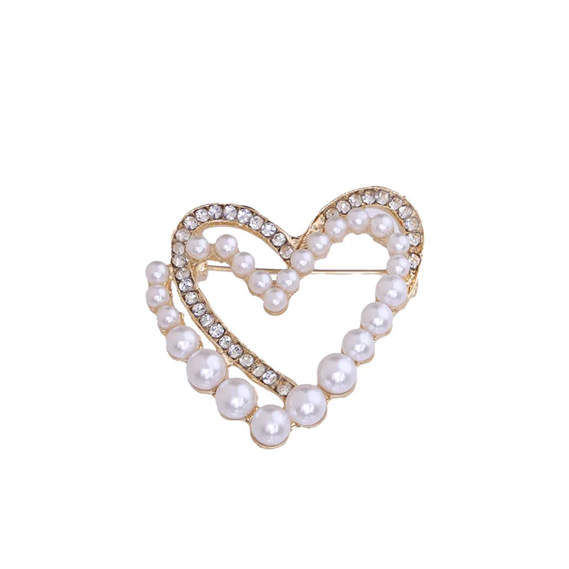 Design Pearl Heart-shaped Brooches for Women Exquisite Pin Fixing Anti Glare Clothing Accessories