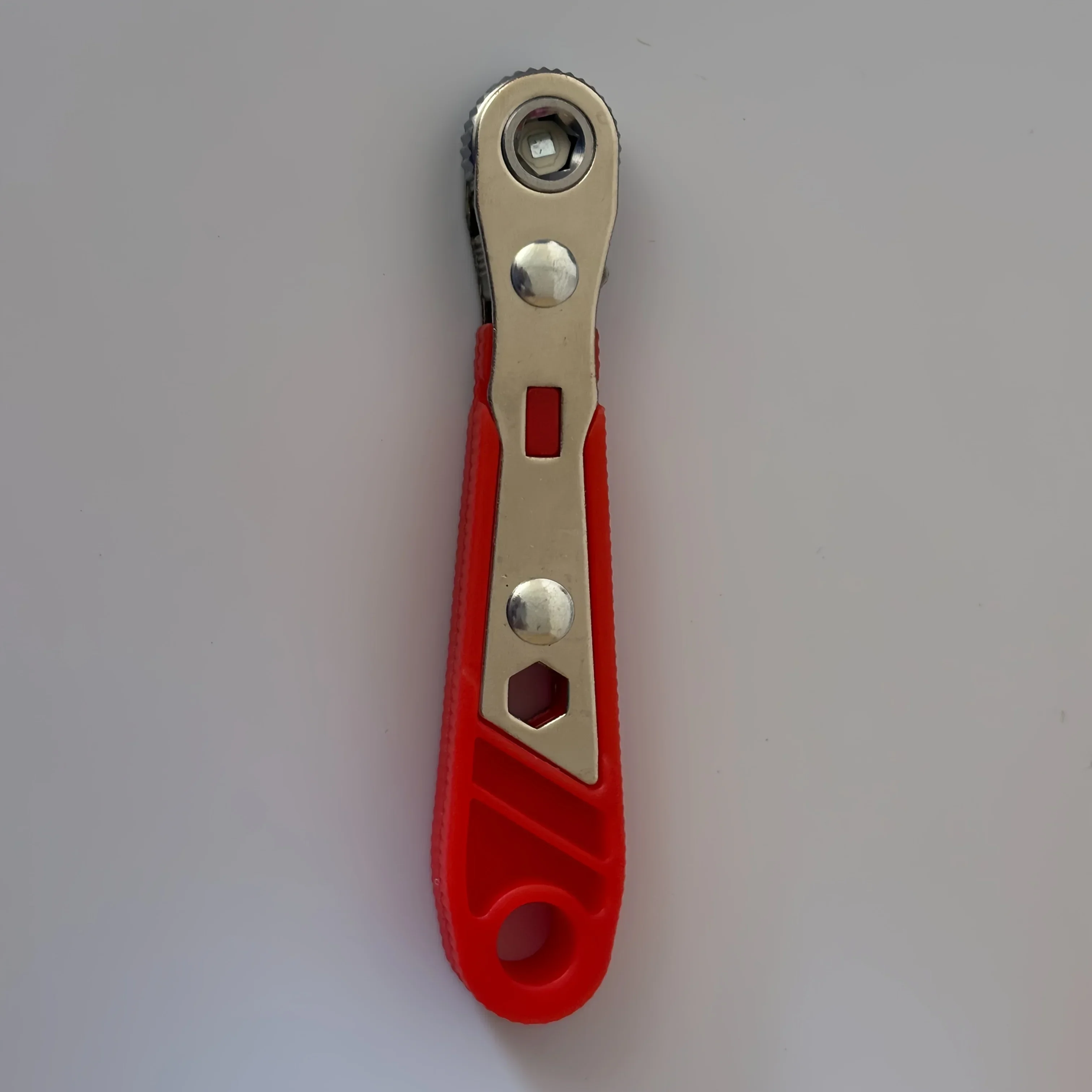 Multifunctional Screwdriver in Red, with Forward and Reverse Ratchet, Compact Tool Set, Suitable for Small Space Use