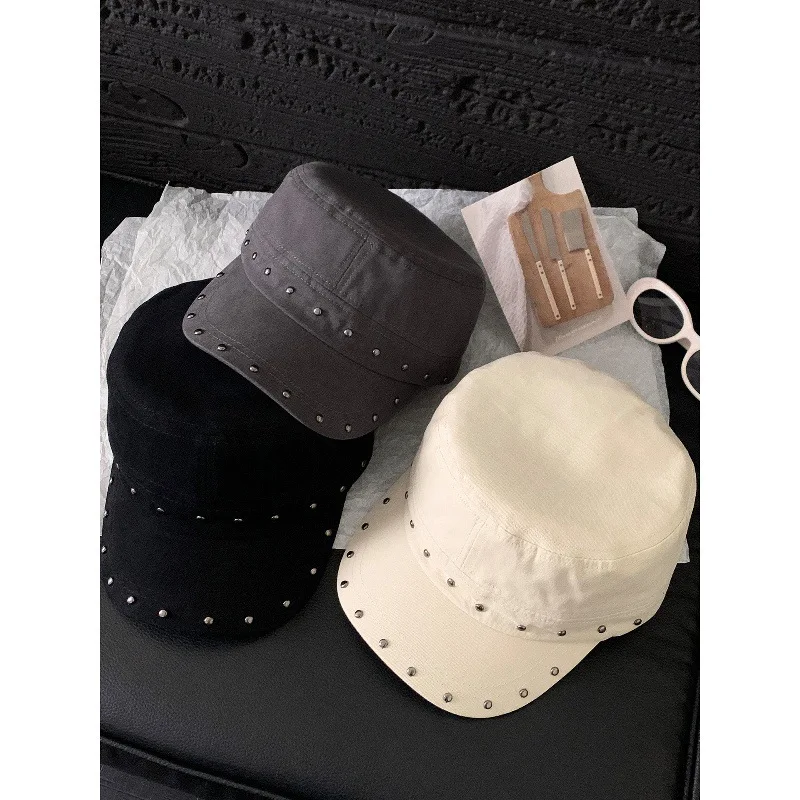 Retro Rivet Flat Top Caps Women's Premium Feel Fashionable And Versatile Beret Outdoors Tidal Current Duck Tongue Hats