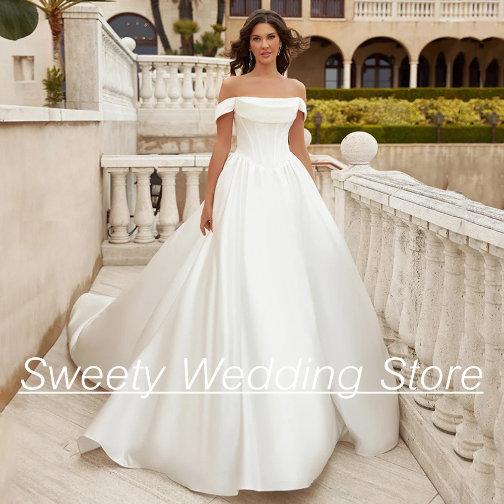 Vestido de novia de satén elegante, personalizado, cuello barco, hombros descubiertos, corsé plisado, línea A, vestido de novia, tren de barrido personalizado, vestidos de novia