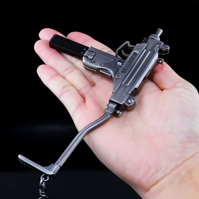 

15CM Alloy Miniature UZI Model Submachine Gun Pendant High Quality Pistol Keychain Craft Pendant Fake Gun Weapon Kids Gifts