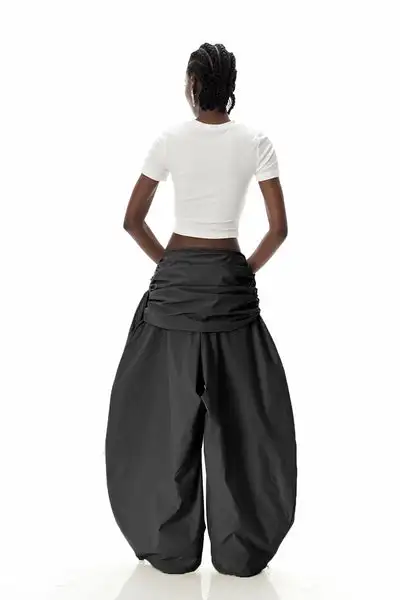 Damen-Retro-Arbeitskleidung in Kontrastfarben, Fallschirmjägerhose, plissiertes Design, lockere Hose mit weitem Bein – Detail 4