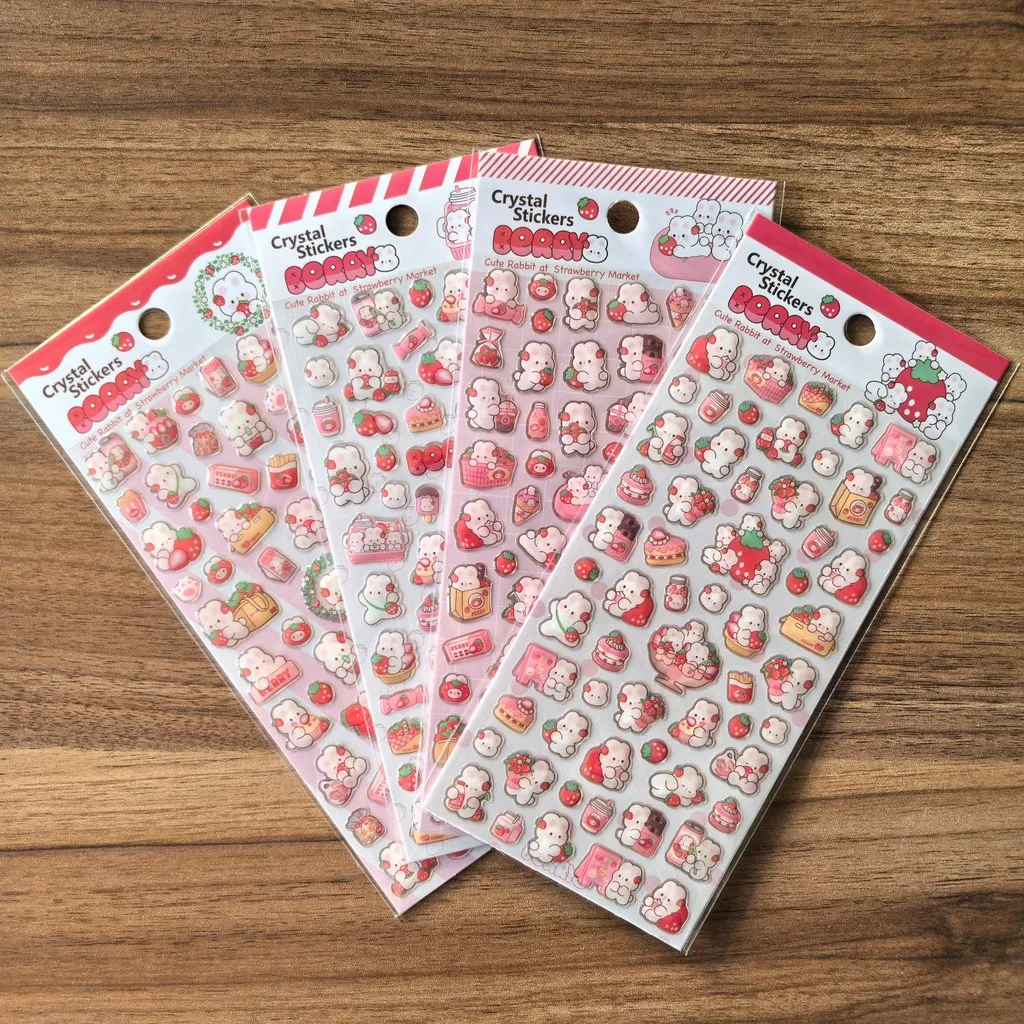 4 Hojas de Pegatinas de Cristal con Diseño de Oso Roary y Fresas - Calcomanías de Oso de Dibujos Animados para Manualidades, Diarios y Decoración de Regalos Papery Pop Store
