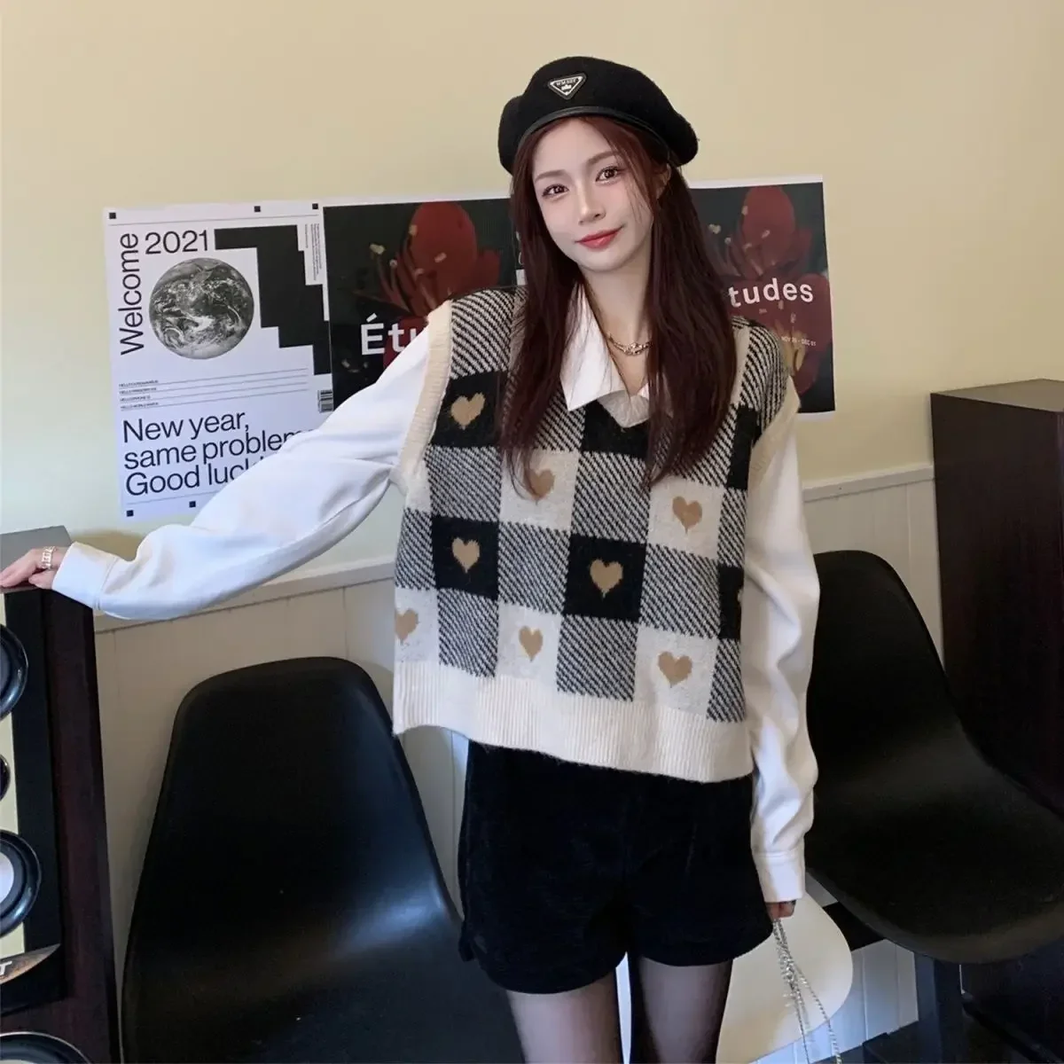 Cute Checkered Sweater Vests Women Sweet V-neck Female Ulzzang Heart-knitted Sleeveless Sweaters Tricot Jumpers Retro Students