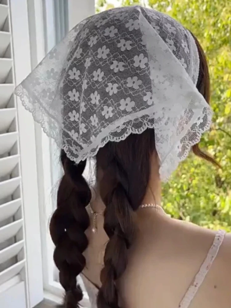 

Women's Pastoral Style Sweet Flower Pattern Headwear White Lace Triangle Hair Scarf Spring/Summer Thin Mesh Breathable Headscarf