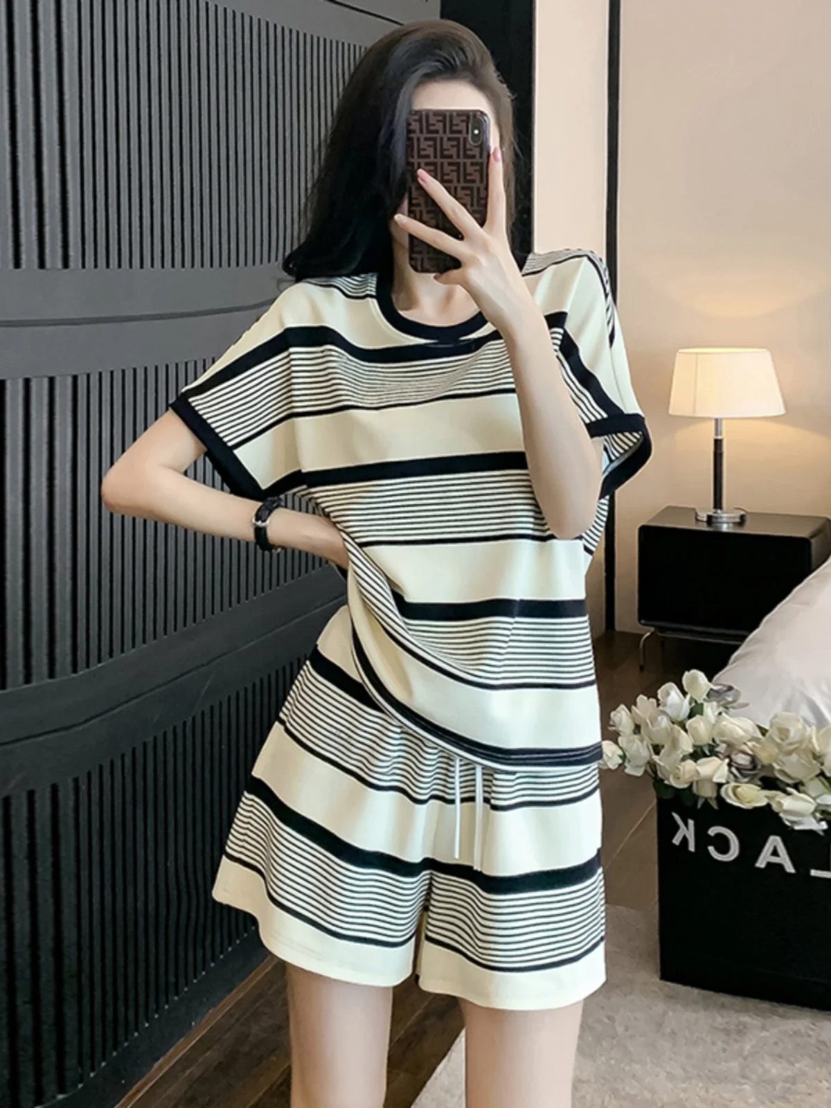 Casual Stripe Sports Set Women Loose Summer Short Sleeve Shorts Running Suit Two Piece Trendy round Neck Pullover Spring Season