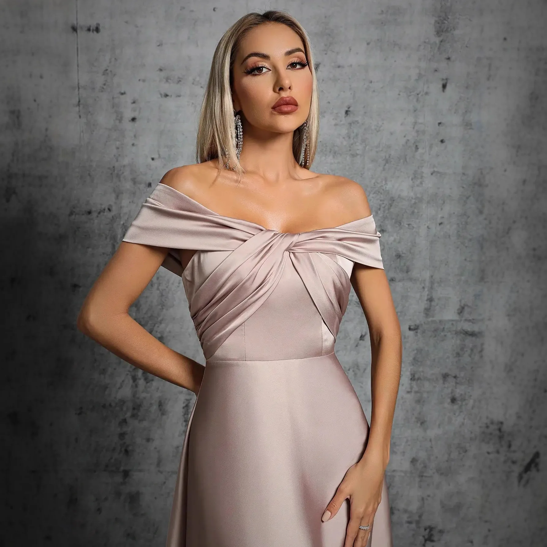 Abito formale da sera classico a trapezio con spalle scoperte senza maniche pieghe in raso lungo ballo di fine anno abiti da festa gala Robe De Soiree