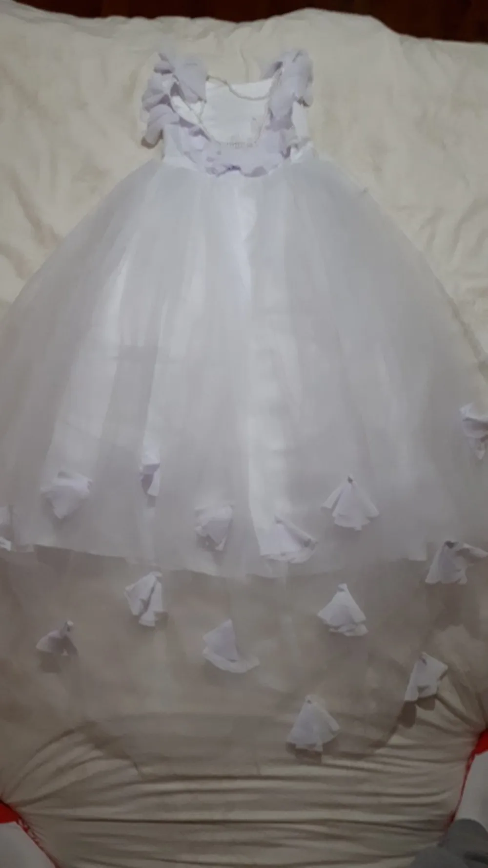 فستان المناولة الأولى مزين باللؤلؤ المطرز بدون أكمام بدون أكمام فستان فتاة الزهور لحفلات الزفاف للأطفال الصغار فستان التواصل المقدس