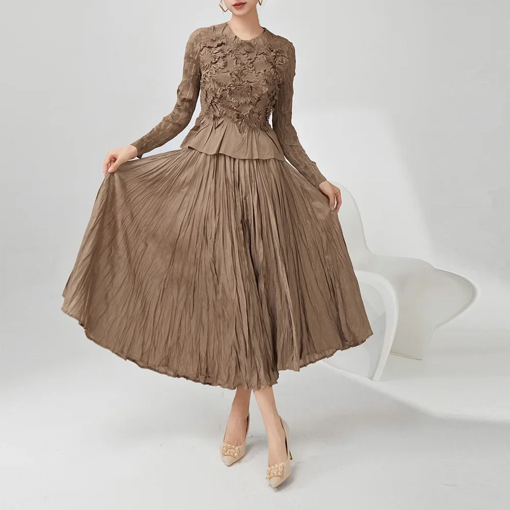 HANGX Miyake الصناعة الثقيلة تنقش مطوي بلوزة نصف الجسم تنورة قطعتين خريف جديد مزاجه بأكمام طويلة قميص تنورة دعوى