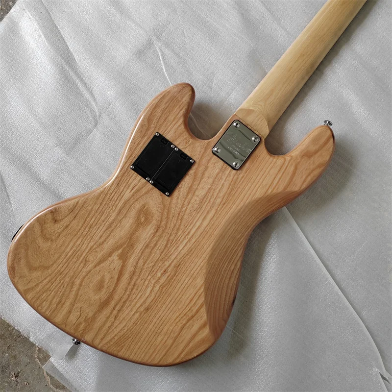 5-String Bass Guitar Body Made of Basswood with Big Power Active Circuit Maple Fingerboard Electric Bass Guitar