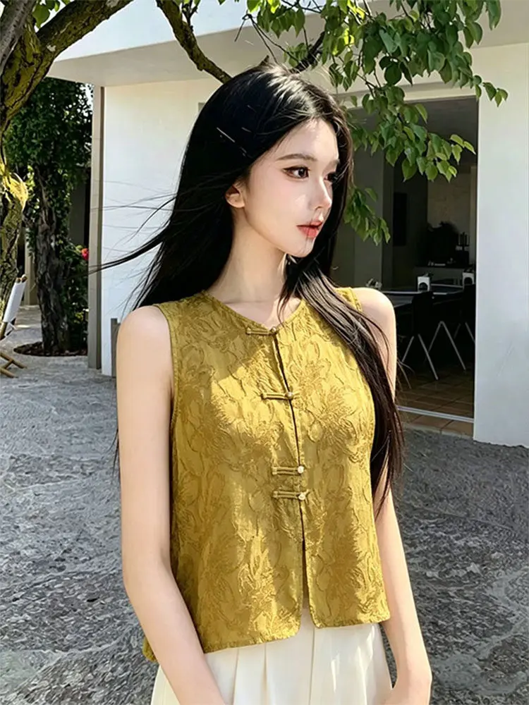 

New Chinese Style Sleeveless Vest Women's Summer 2026 Floral Embroidery Thin Top Super Beautiful Small Shirt round Neck Short