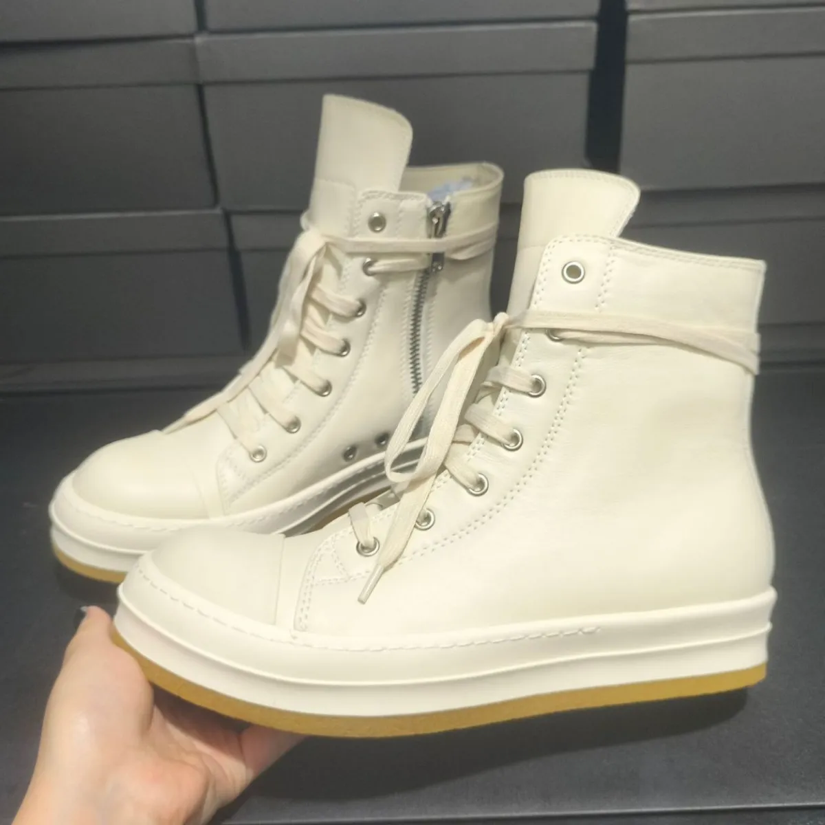 

High Top New Autumn Winter Thick Bottom Zipper Sport Casual Couple Style Leather Short Boots Men Board Shoes Round Head