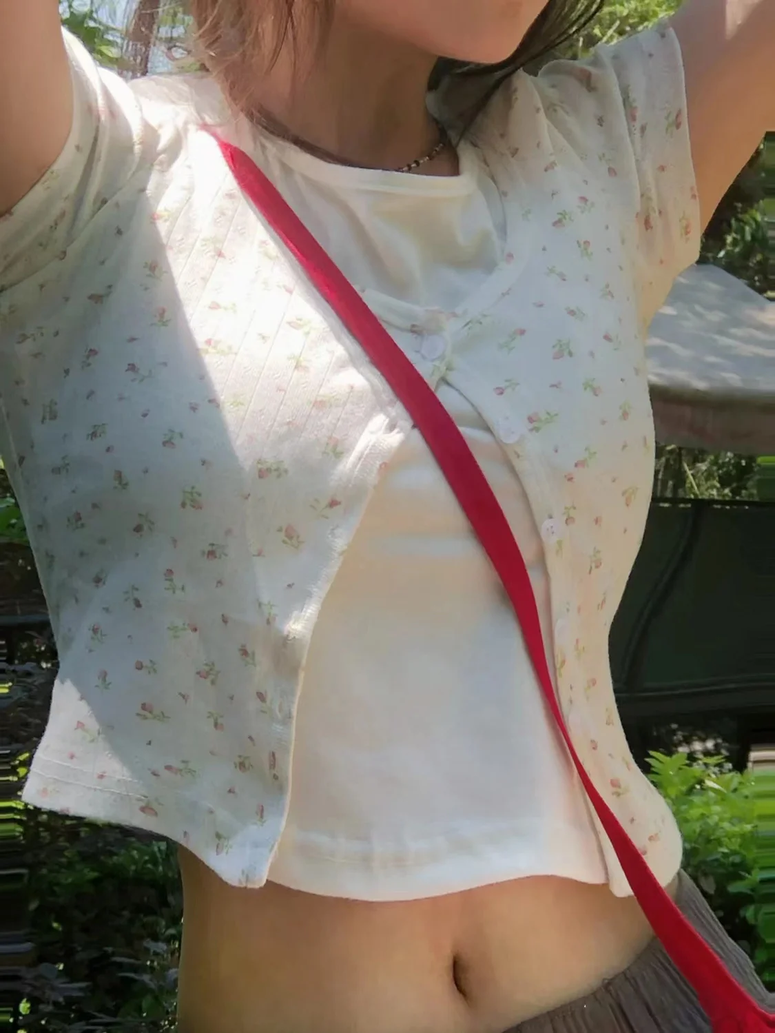 

Женские футболки с короткими рукавами и пуговицами с ушками, новые хлопковые повседневные тонкие однобортные укороченные топы с круглым вырезом, винтажные милые шикарные футболки Y2K