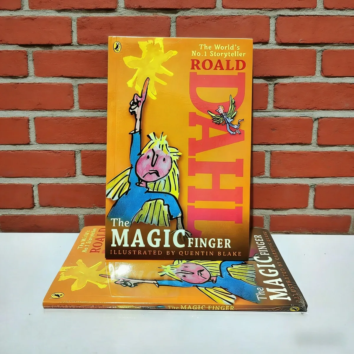 

Волшебный палец Роальда Дала | Иллюстрация Квентина Блейка. Детская фантазийная история. Английская версия. Юмористическая детская художественная книга.