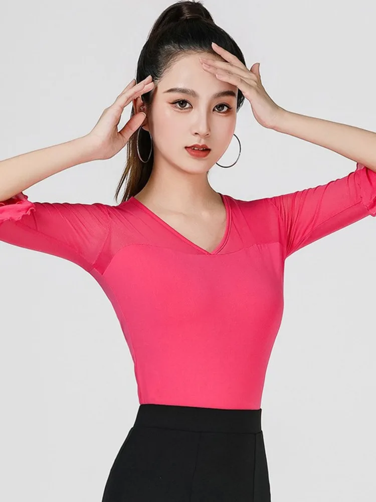 قميص رقص لاتيني أنيق بأكمام جرس ورقبة على شكل حرف V بلون سادة وقصة ضيقة للنساء لزي قاعة الرقص وأداء الممارسة
