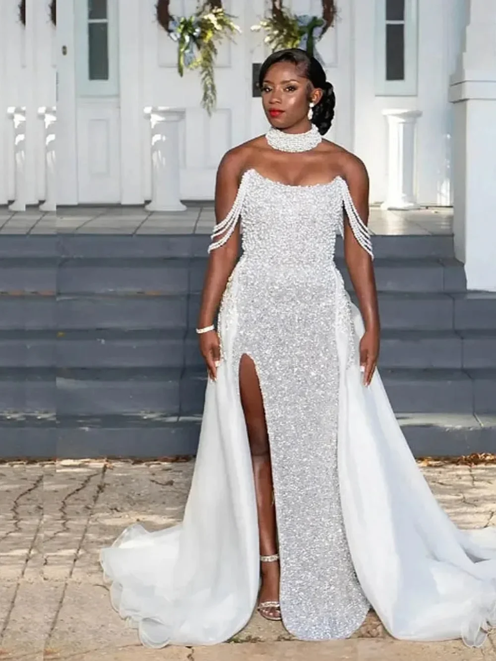 ชุดแต่งงานนางเงือกที่มีเสน่ห์ ประดับด้วยไข่มุกและเลื่อม ชุดเจ้าสาวแบบไร้สาย ดีไซน์หรูหรา ผ่าสูง ยาวกรอมพื้น สามารถสั่งตัดได้