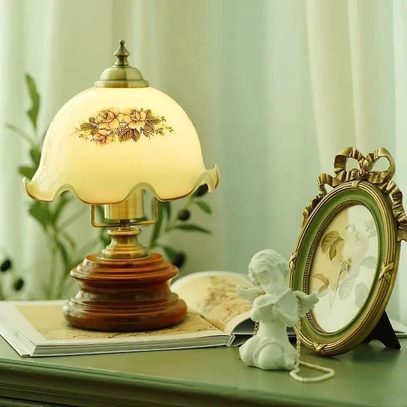 Retro Vintage Table Lamp Study Bedroom Bedside Living Room European Pastoral Floral Glass LED Desk Lamp Home Decor Gift Lighting