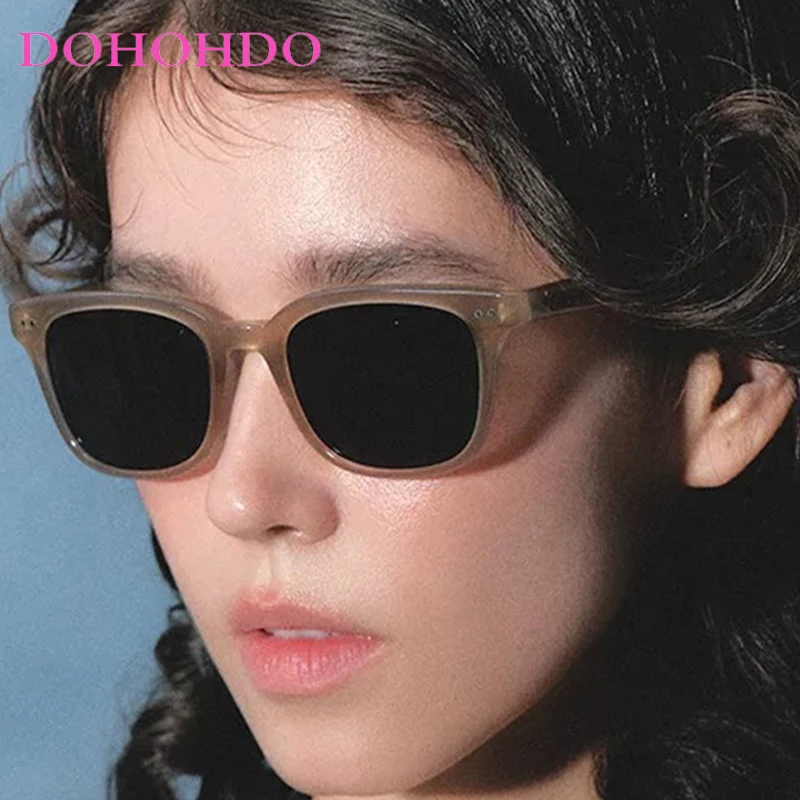 

2025 New Fashion Small Square Rivets Sunglasses Women Men Retro Trendy Summer Traveling Driving Eyeglasses UV400 Lentes Mujer