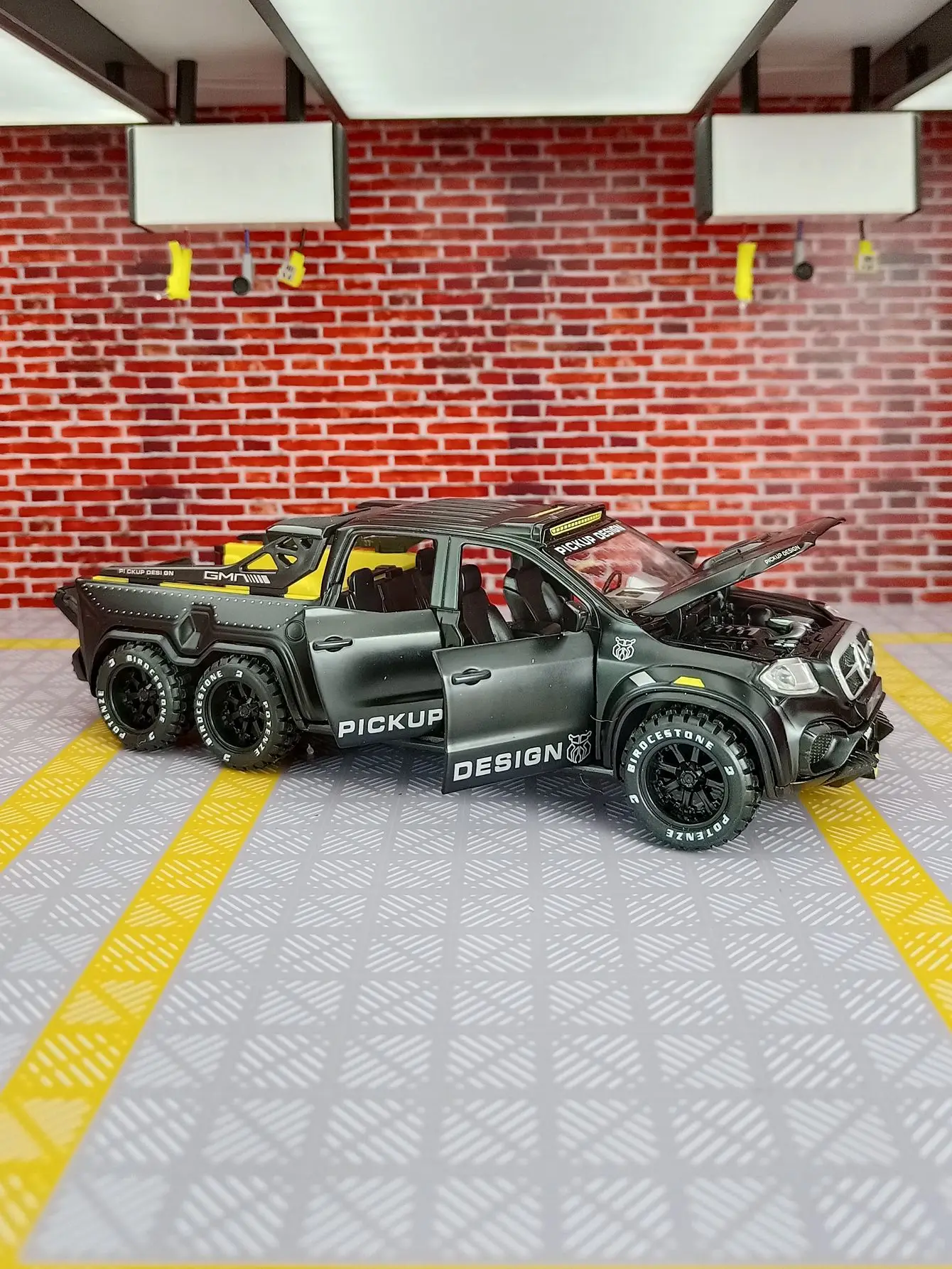 1:28 Mercedes Benz X-Class Exy 6X6 Off Road Pickup Model Toy Car Alloy Diecast Pull Back Toys Vehicle for Gift