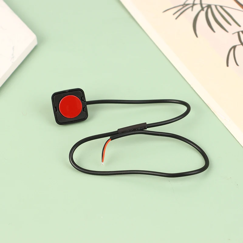 1Pc Pulsante Momentaneo On Off Interruttore di Plastica Nera 12V 24V Pulsante di Allarme Auto Torcia Elettrica FAI DA TE Montaggio Superficiale Mini Interruttore di Pulsante