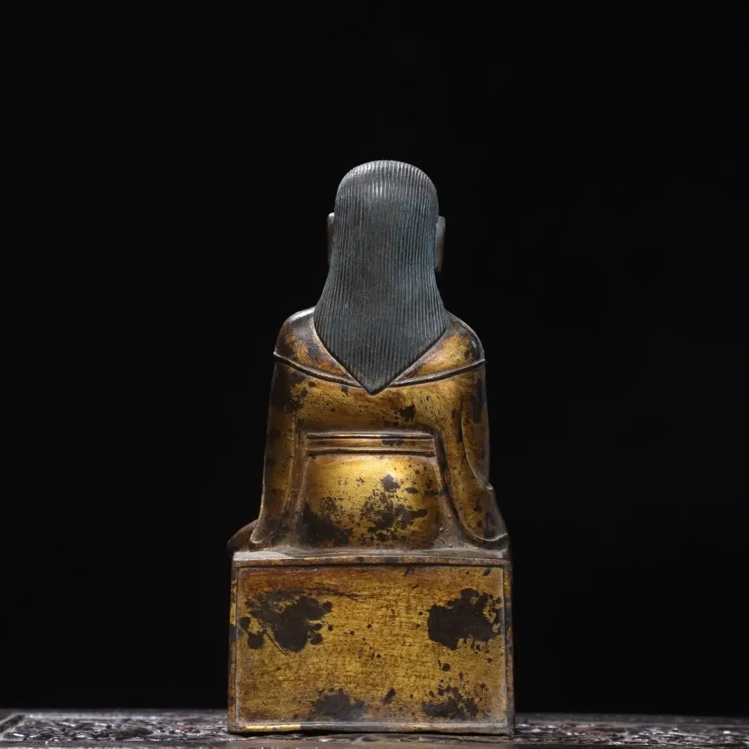 Copper Tuojin [Zhenwu Emperor] is 22 cm high, 8 cm wide and 8 cm thick, and weighs 0.9 kg