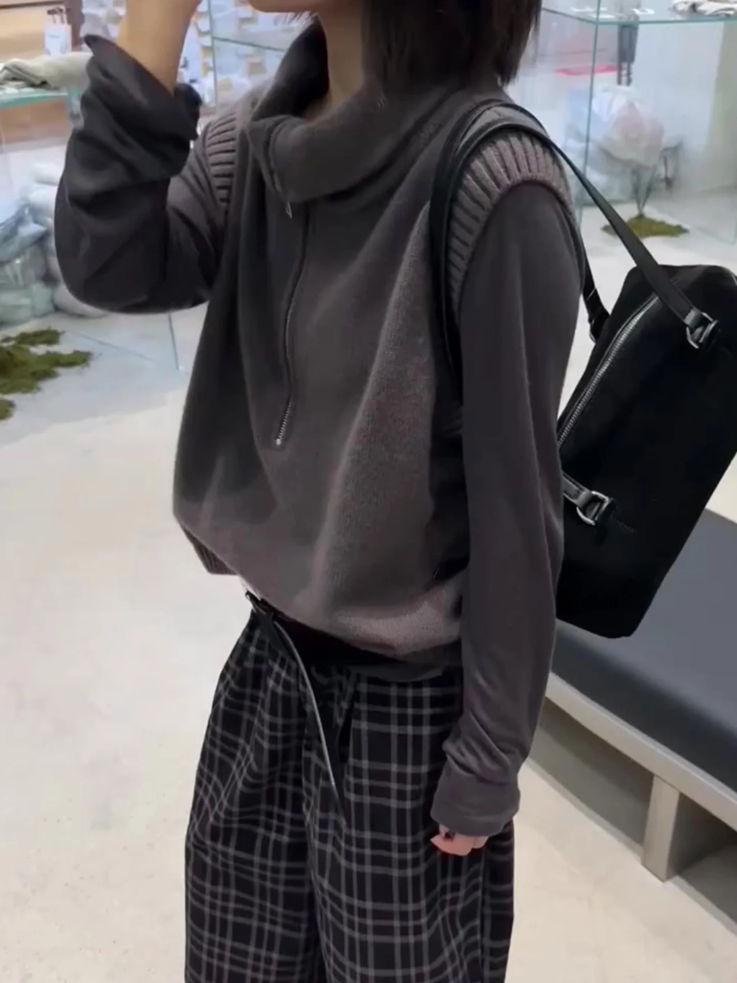 Gilet lavorato a maglia in seta di ghiaccio 2025 Stagione autunnale Casual Pendolari Top f Zip Design Svel Layering Capispalla Poetic Lin Brand