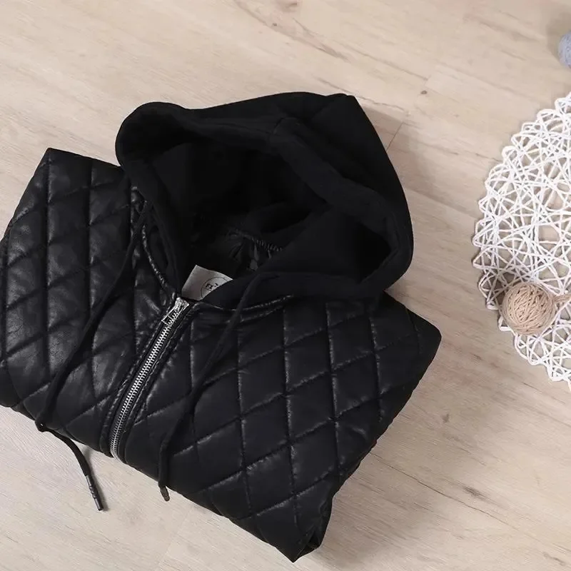 Cappotto imbottito in cotone in pelle PU da donna coreana Cappotto invernale da donna con nuova giacca in cotone con cappuccio 2025 Top in cotone imbottito in ecopelle femminile