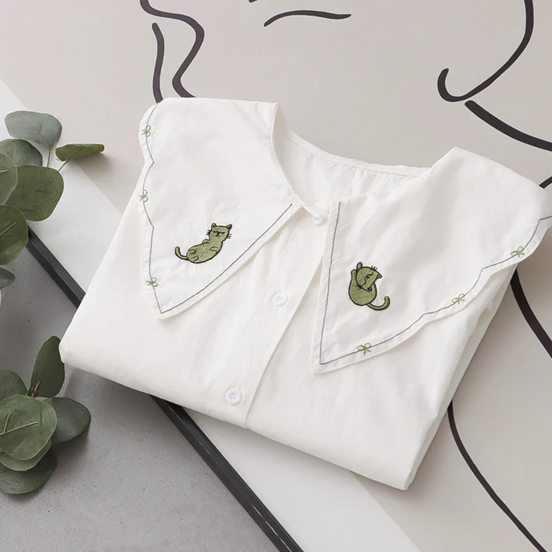 

Spring Autumn New Women Green Cartoon Cat Embroidered Shirt White Color Turn Down Collar Long-sleeved Cotton Blouse Tops K121