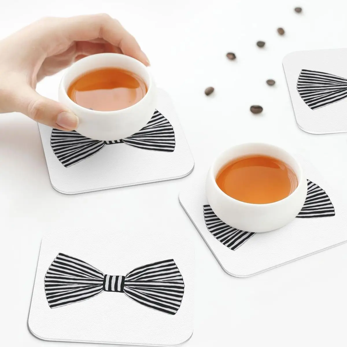 

Настоящая иллюзия галстука, черно-белые полоски, подставки, кожаные салфетки, водонепроницаемые изоляционные кофейные коврики, кухонные обеденные подушечки, набор из 4 шт.