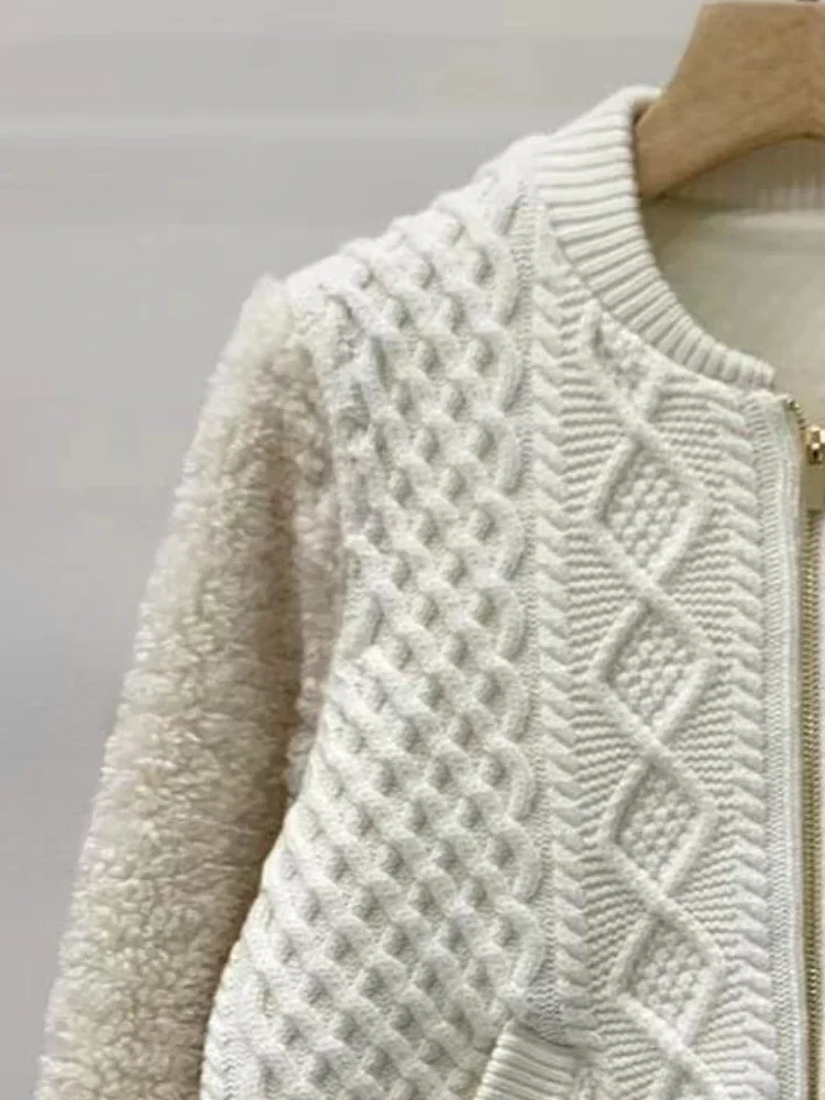 Popular Autumn and Winter New White Coat Elegant and Fashionable Short Knitted Coat for Women