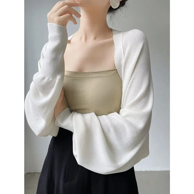 Women's fine white cardigan, sunblock knit top, Korean style, batsleeve, short coat, casual, elegant, shoulder shrink