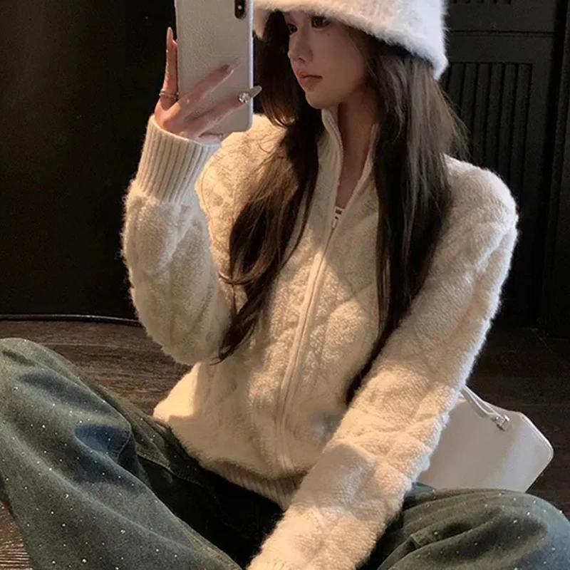 الكورية Argyle متماسكة سترة المرأة الأبيض كم طويل مطرزة معطف دافئ خريف شتاء فضفاض البريدي Harajuku Y2K سترة