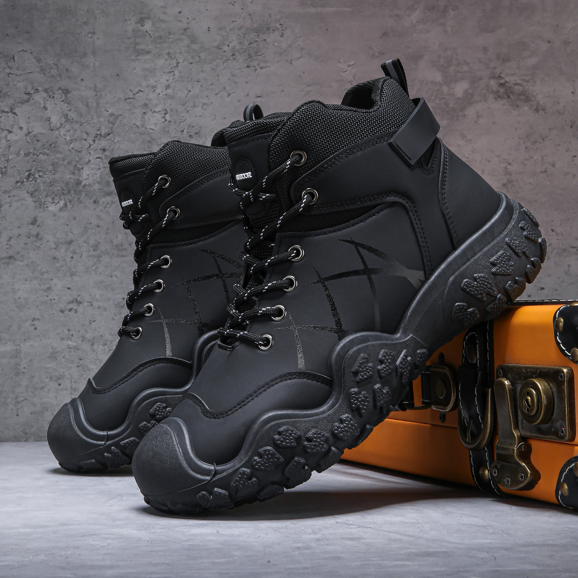 Klassische Herrenstiefel mit hohem Schaft, strapazierfähige Sohle, weiches Obermaterial, klassisch und modisch, geeignet zum Wandern und für Outdoor-Aktivitäten. – Detail 5