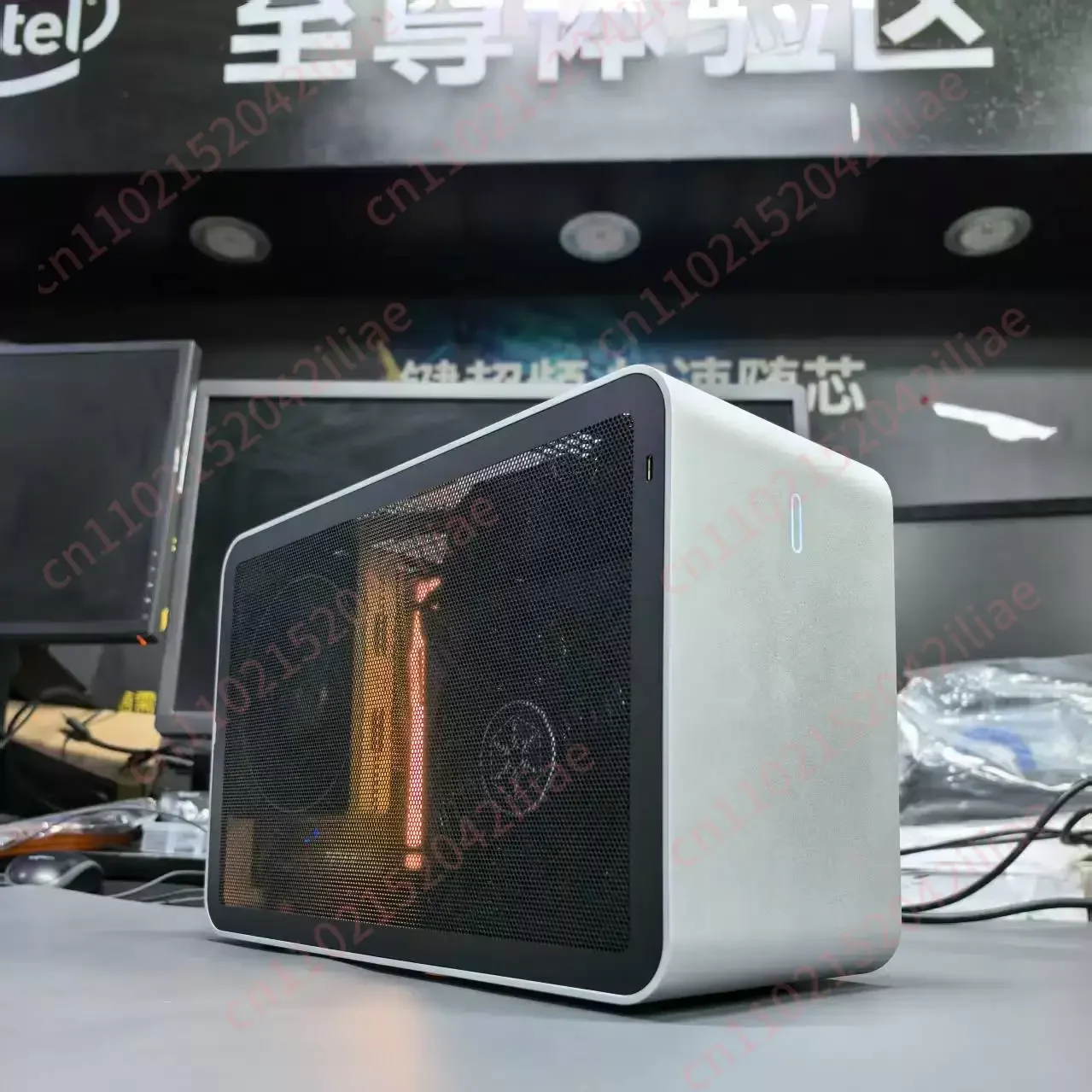 SF3 portable ITX host, supports 5060 5070TI 5080 graphics card