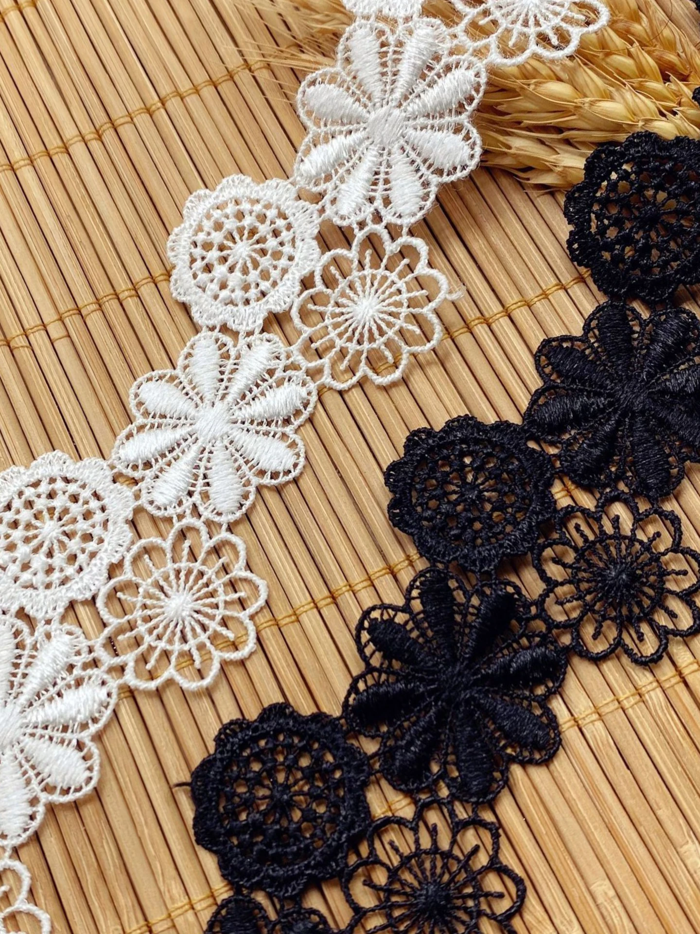 4.3CM di larghezza bianco nero di lusso in Tulle fiore ricamato in pizzo per rifiniture Firnge collare per abiti da festa accessori per cucire