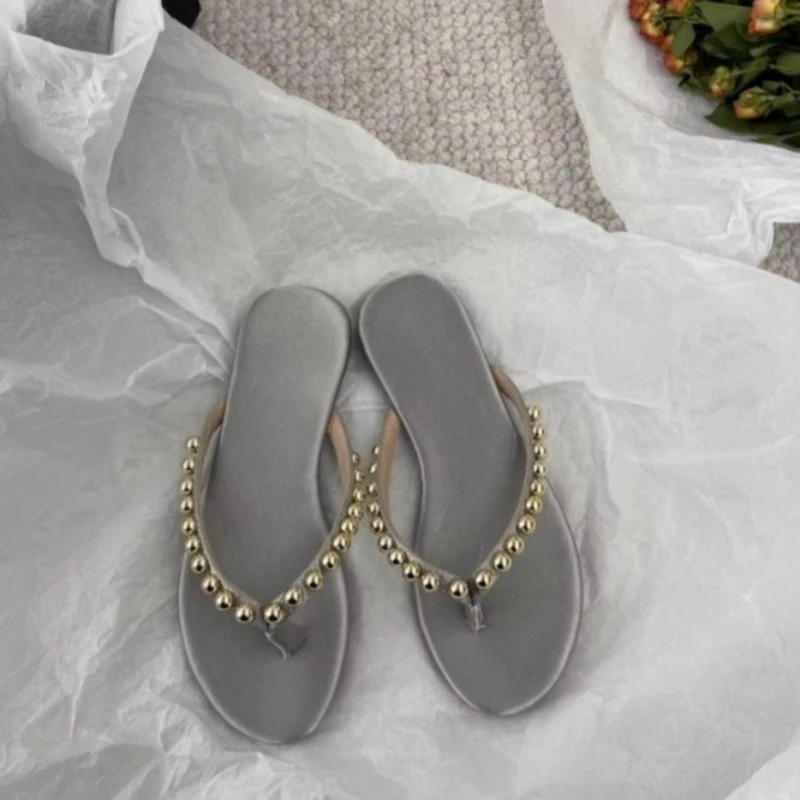2026 Summer Fashion Pearls Beach Flip Flops for Women Clip Toe Flat Slides Sandals Woman Comfortable Non Slip Outdoor Slippers view 3