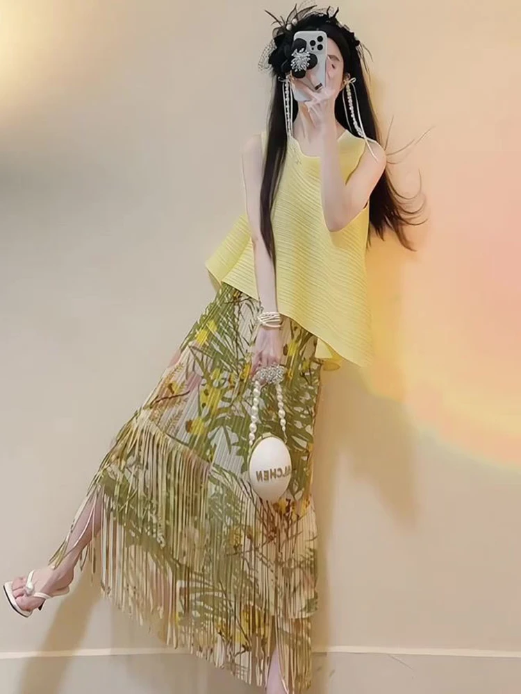 

Elegant Pure Color Comfortable Vest Top Floral Tassel Halter Neck Design Straight Cut Workwear by Sanza Art Creation