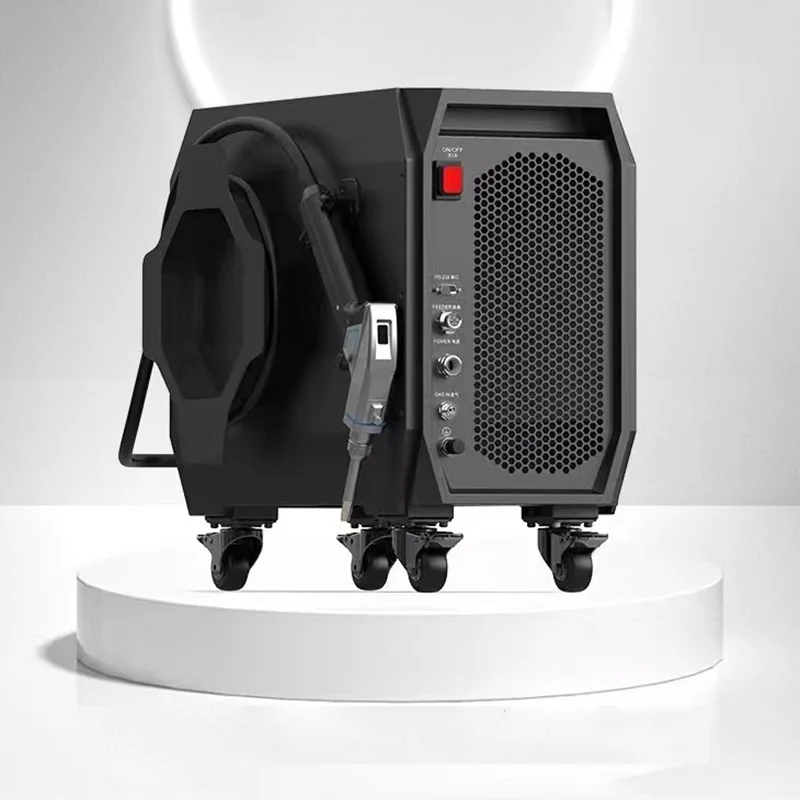 

Многофункциональный портативный аппарат для лазерной сварки металла и нержавеющей стали мощностью 1500 Вт с лазерным источником MAX BWT