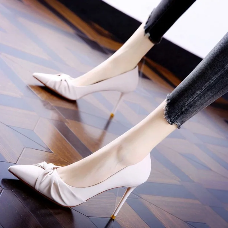 

Elegant Ladylike High Heels Retro British Style Pointed Toe Low Cut Women's Shoes Fashionable Minimalist Pure Color Summer Shoes