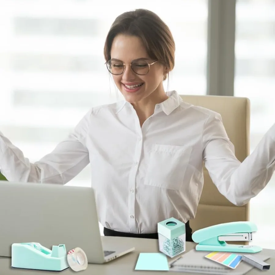 Perlengkapan Kantor Teal Perlengkapan dan Aksesori Kantor Teal Stapler Hijau Mint dan Set Dispenser Pita untuk Meja Kantor Hijau Wanita