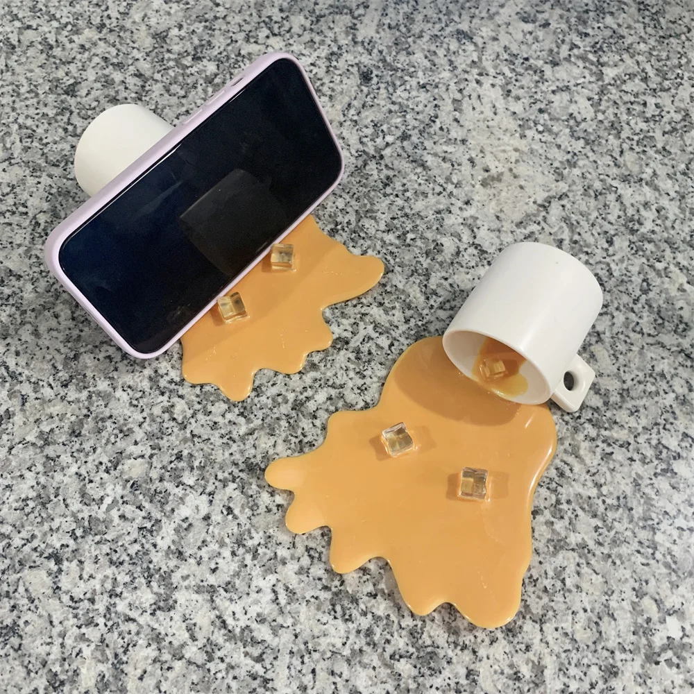 Cute Funny Prank Toys Coffee Cup Phone Holders Ieisure Entertainment Gifts Reward Items Ice Cubes Spilled Out False Impression